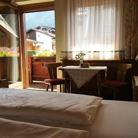 Gasthuis Gaestehaus Laerchenheim Mayrhofen