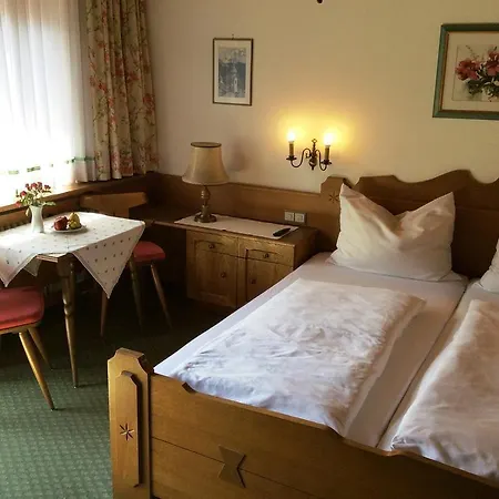 Gaestehaus Laerchenheim Гостьовий будинок 3*