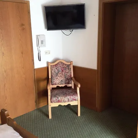 Gaestehaus Laerchenheim Гостьовий будинок Майргофен